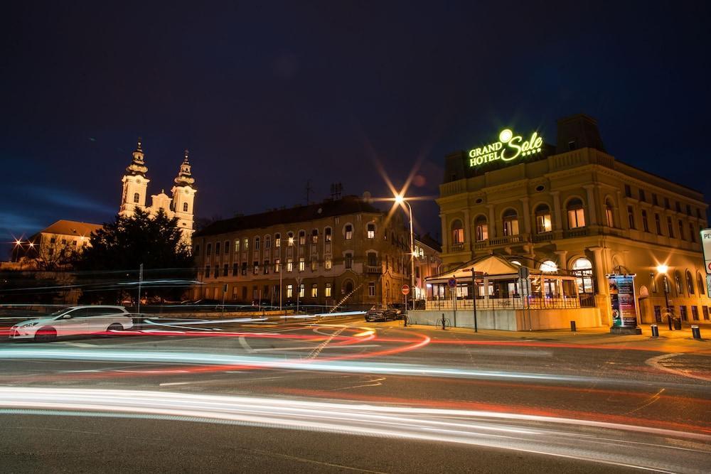 Grand Hotel Sole Nitra Esterno foto